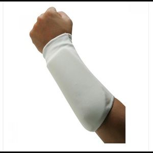 AAMA Fore Arm Guard x Multi-Sport NWT Size M